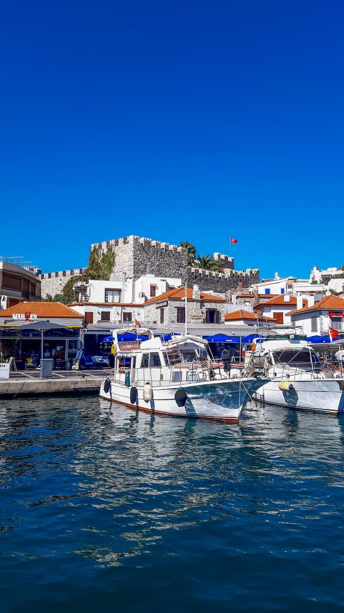 Marmaris Kalesi eski şehir liman manzarası